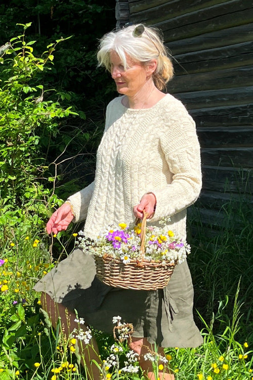 Strikkeoppskrift LUNT Brøttum flettegenser dame