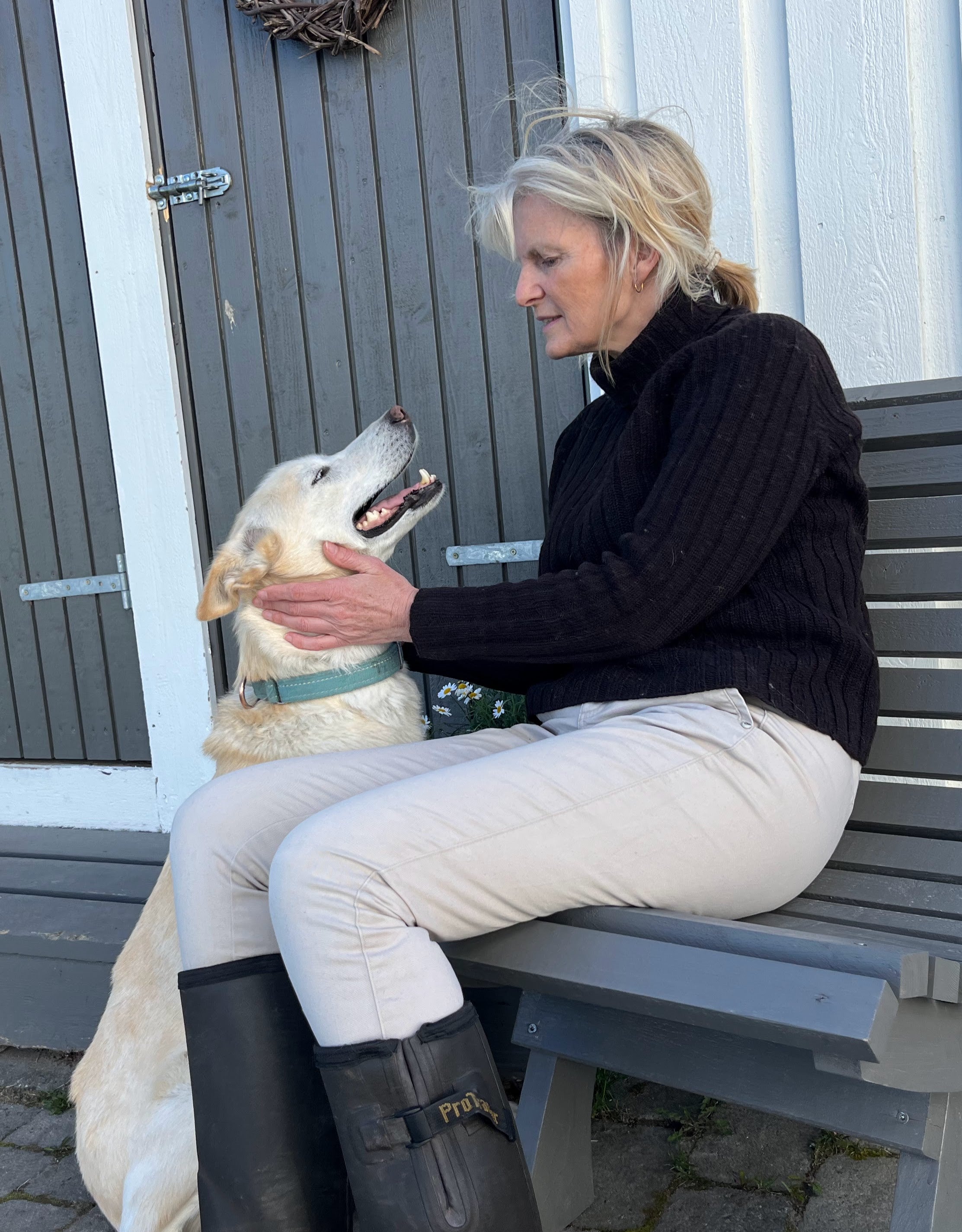 LUNT Toten svart ullgenser dame/mann